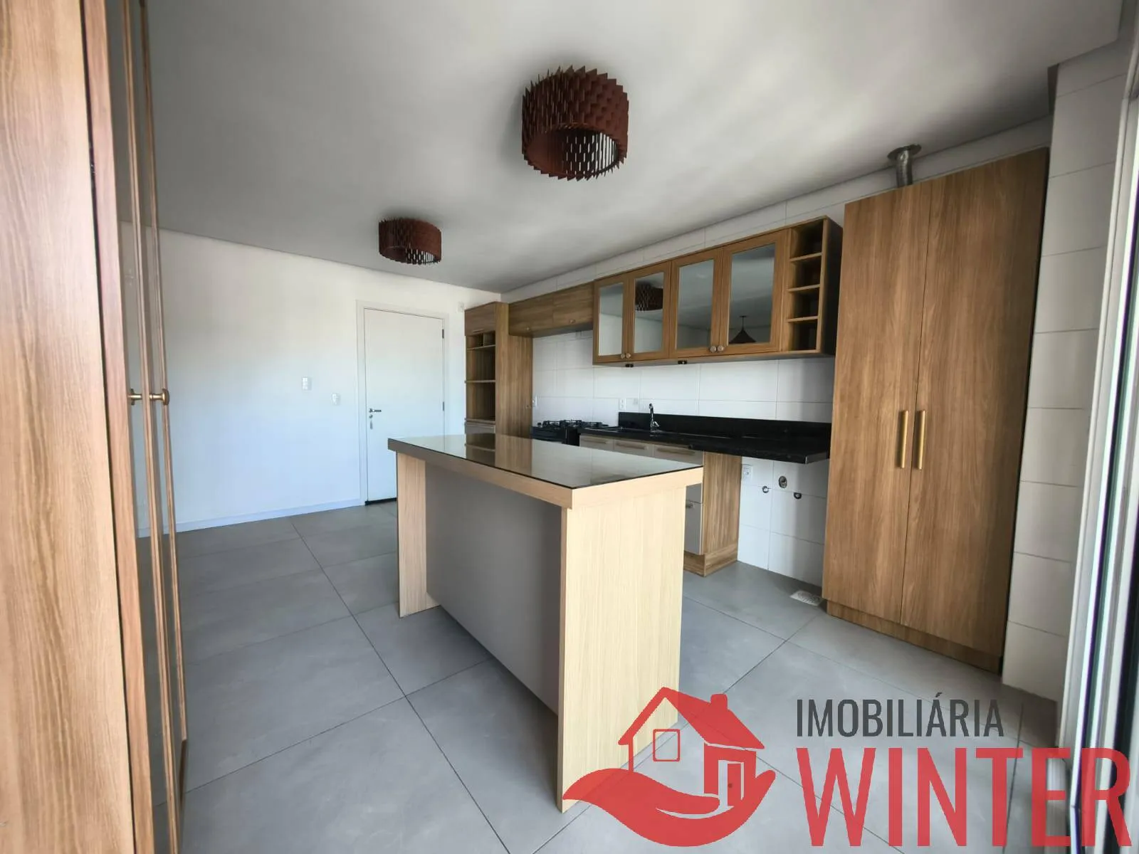 Imagem Lindo apartamento semi mobiliado de 3 quartos no centro de Feliz.