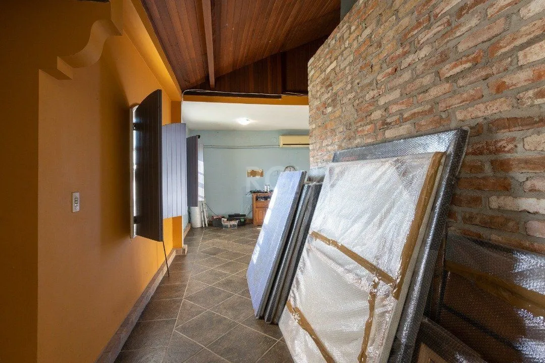 Imagem Casa para Venda - 244m², 3 dormitórios, sendo 1 suites, 2 vagas - Guarujá