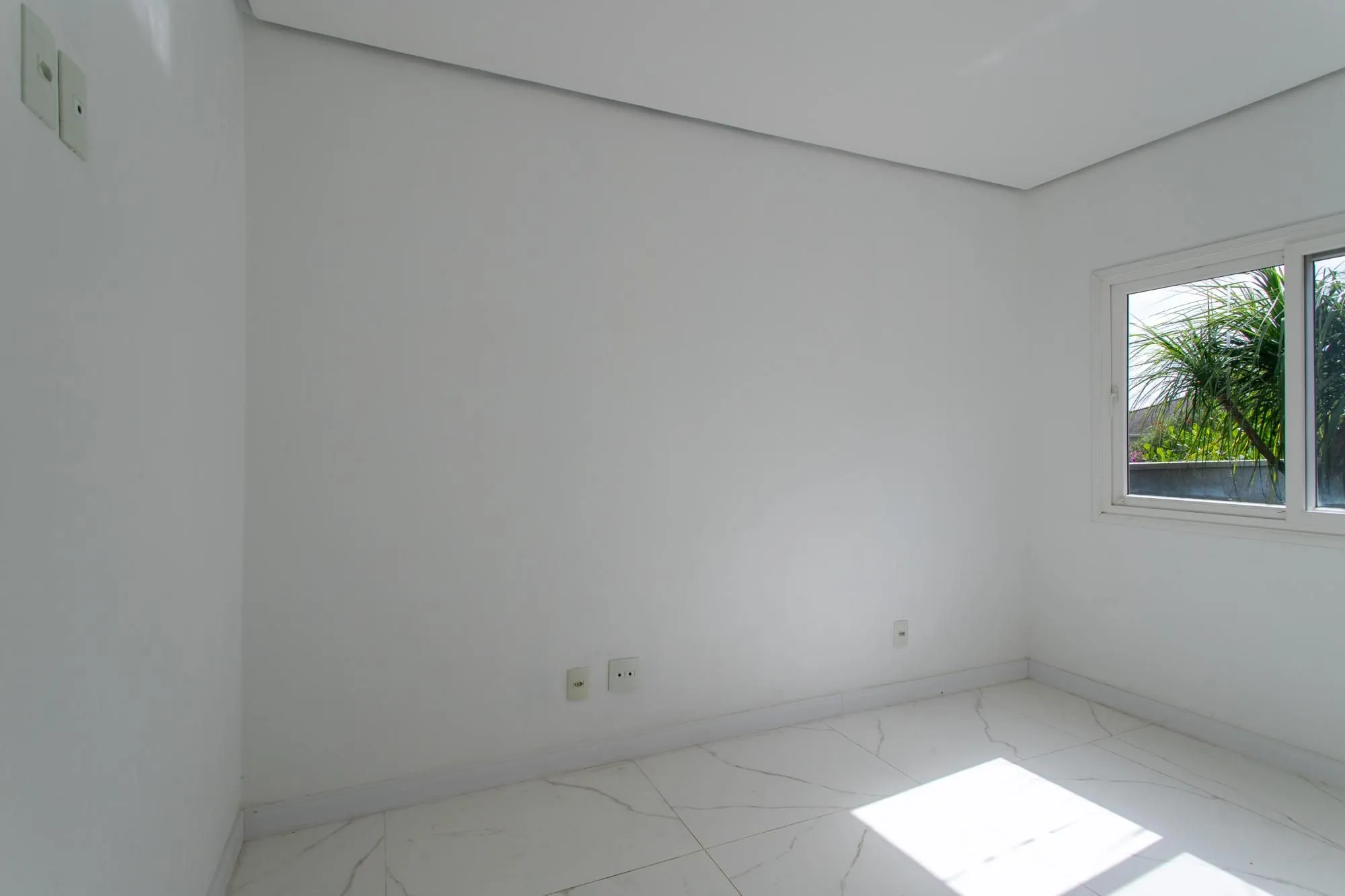 Imagem Casa em condomínio no Terra Ville .Esta casa de alto padrão, dispõe de 4 suítes