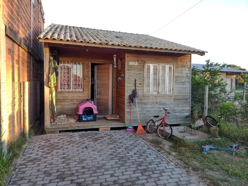 Imagem Casa 2 Dormitórios - Bairro Capão Novo