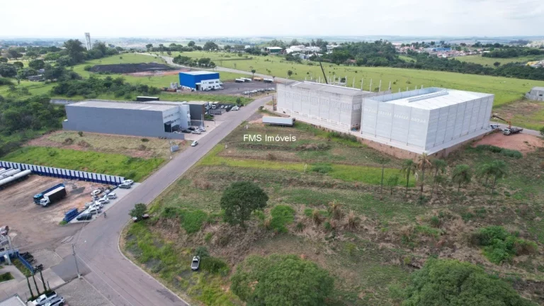 Imagem Lote com 3.693m² na SP-101