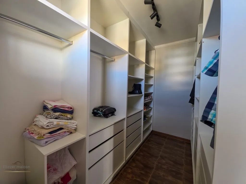 Imagem Casa a Venda com 3 quartos no Bairro Vilage são Luis em Poços de Caldas