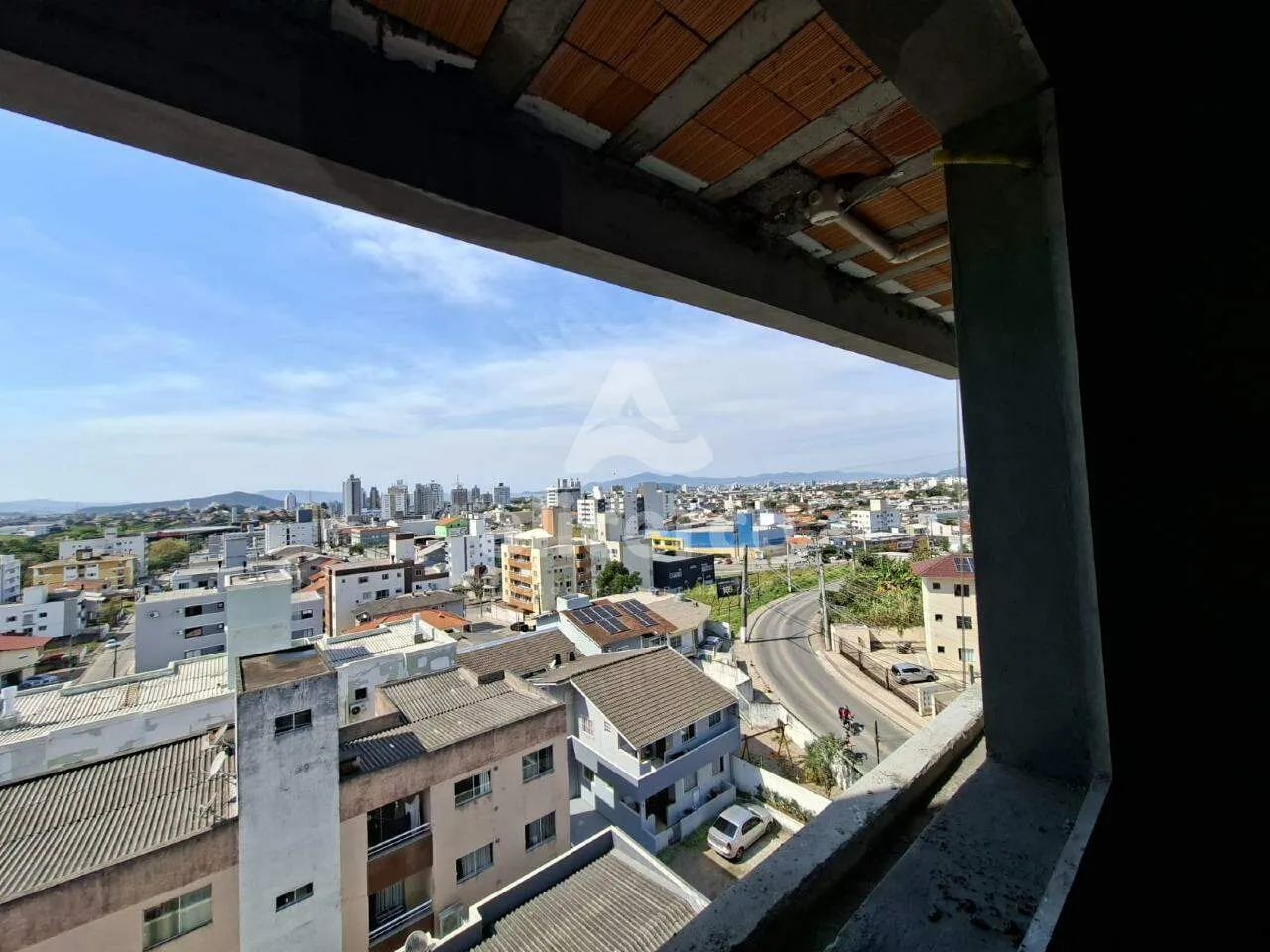 Imagem Apartamento com 90 m² com 03 dormitórios, sendo 01 suíte à venda no Pagani- Palhoça.