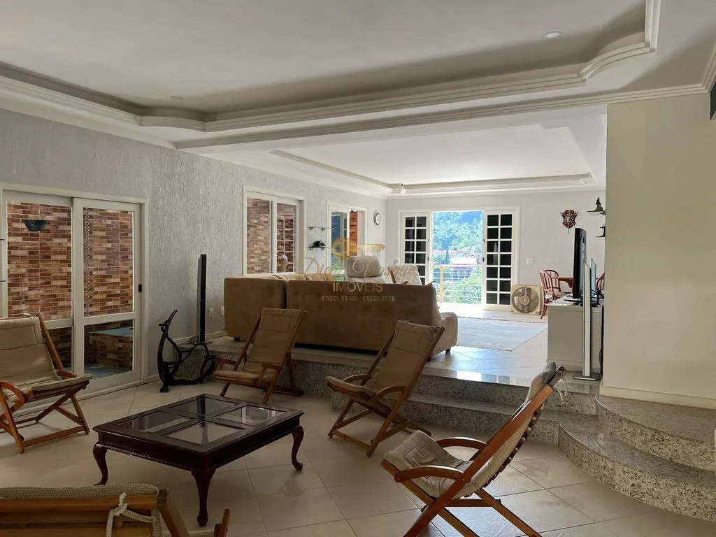 Imagem Casa em Condomínio para Venda em Teresópolis / RJ no bairro Comary