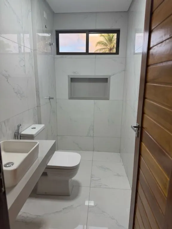 Imagem Casa Nova de Alto Padrão com 4 Suítes, Piscina e Pôr do Sol Exclusivo
