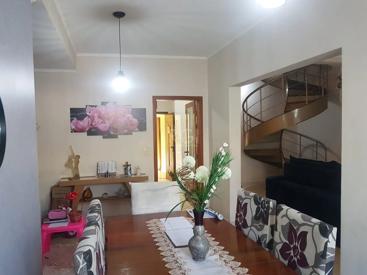 Imagem Casa para Venda - 300m², 4 dormitórios, sendo 1 suites, 2 vagas - Glória