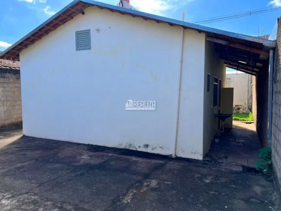 Imagem Casa à venda no Bairro Jardim Itália, Uberaba - 2 dormitórios e 2 garagens!