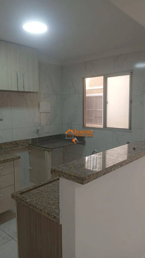 Imagem Apartamento com 2 dormitórios à venda, 42 m² por R$ 250.000,00 - Água Chata - Guarulhos/SP