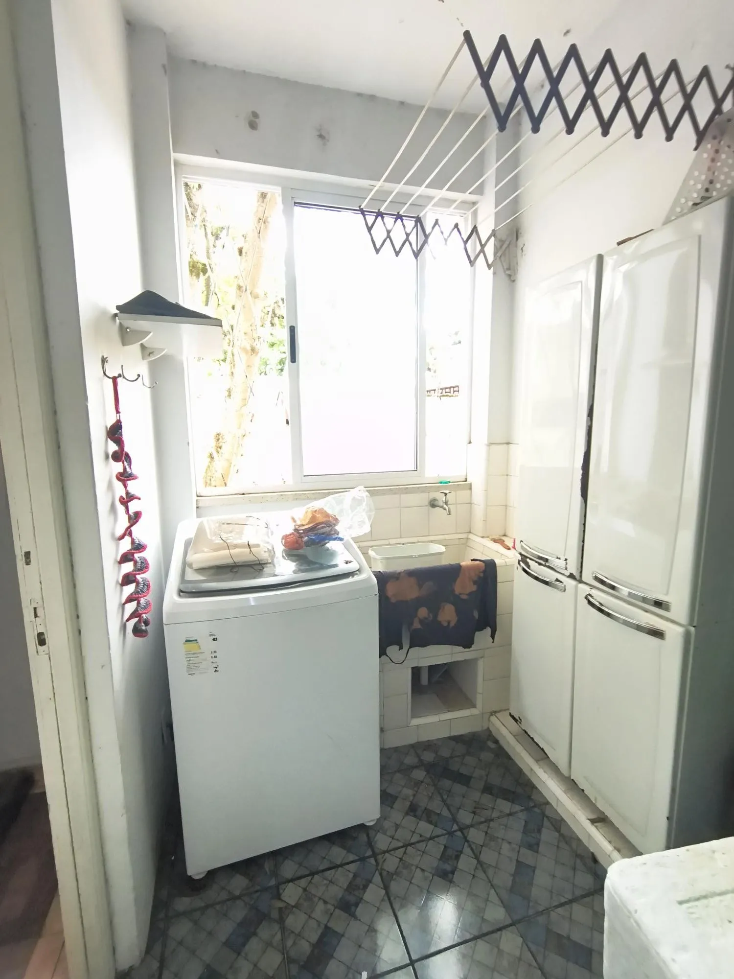 Imagem 2 dormitórios com vaga escriturada no coração do Petrópolis
