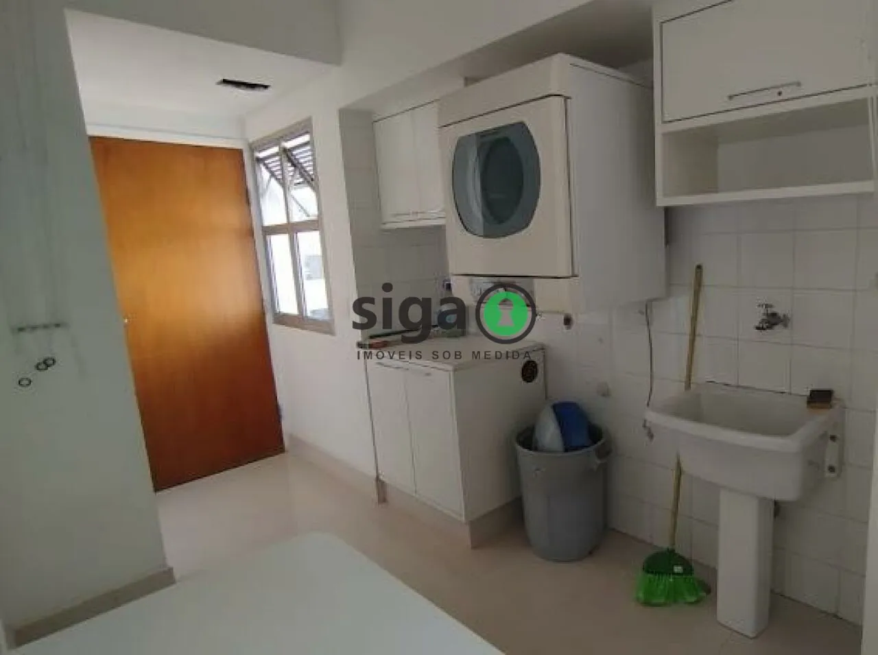 Imagem Apto para locação no bairro Cerqueira Cesar, com 2 suites, 2 vagas, para locação. SEMI MOBILIADO