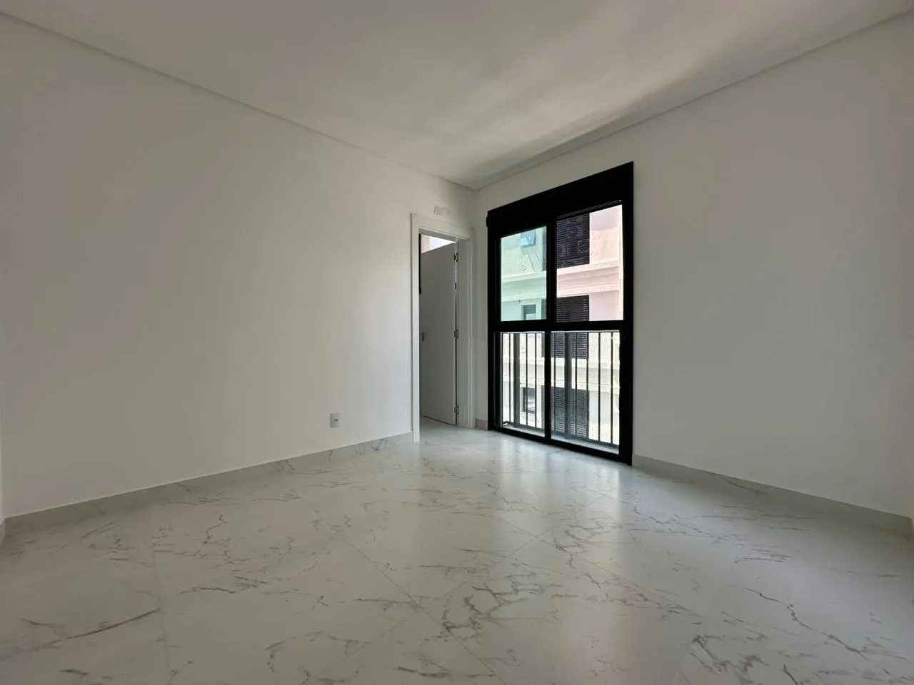 Imagem Apartamento com vista para o mar à venda com 102m2 por R$ 3.900.000,00