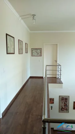 Imagem Elegante Casa em Condomínio em Santo Antônio Pinhal!