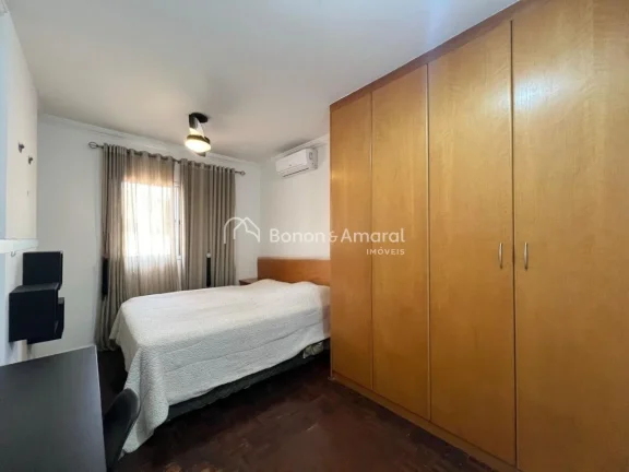 Imagem Excelente sobrado com 3 dormitórios, sendo 1 suíte localizada no piso superior, além de um corred...