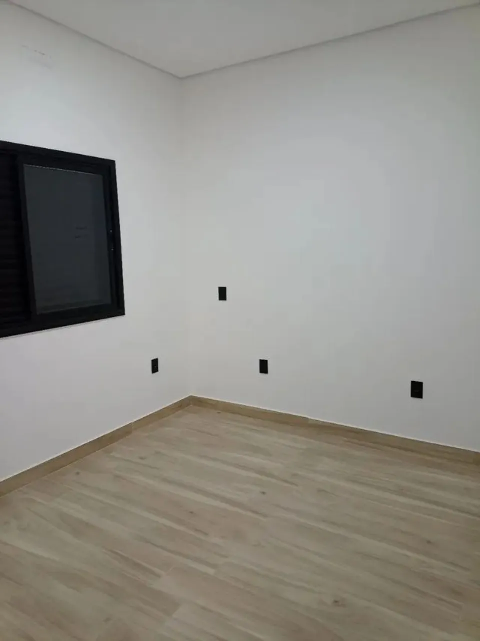 Imagem Casa em Condomínio à Venda em Sorocaba-SP, Bairro Horto Florestal: 3 Quartos, 1 Suíte, 1 Sala, 2 Banheiros, 1 Vaga de Garagem, 100m².