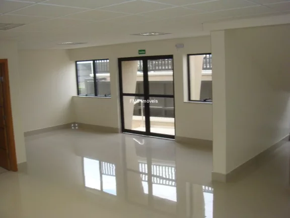 Imagem Galpão com 2500m2 em Itaquaquecetuba/SP