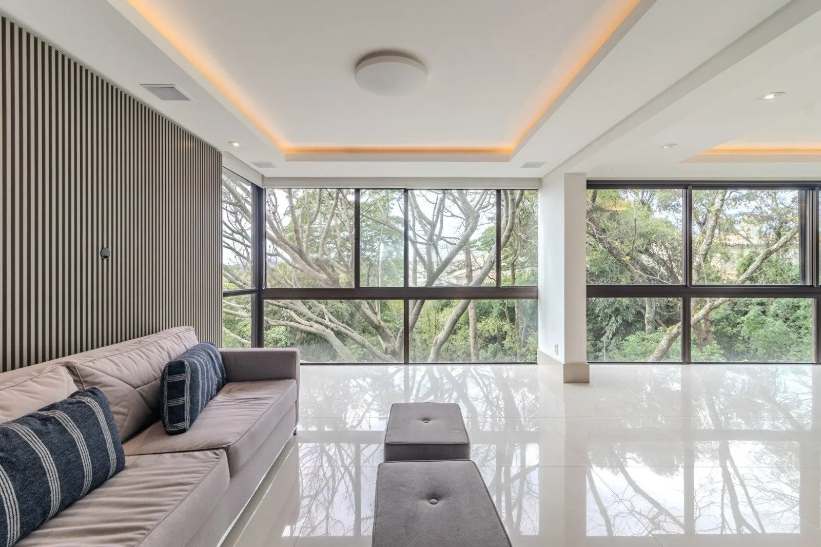 Imagem Alto Padrão no TERRAZAS: 4 Suítes, 312m² e Vista Incrível para a Natureza