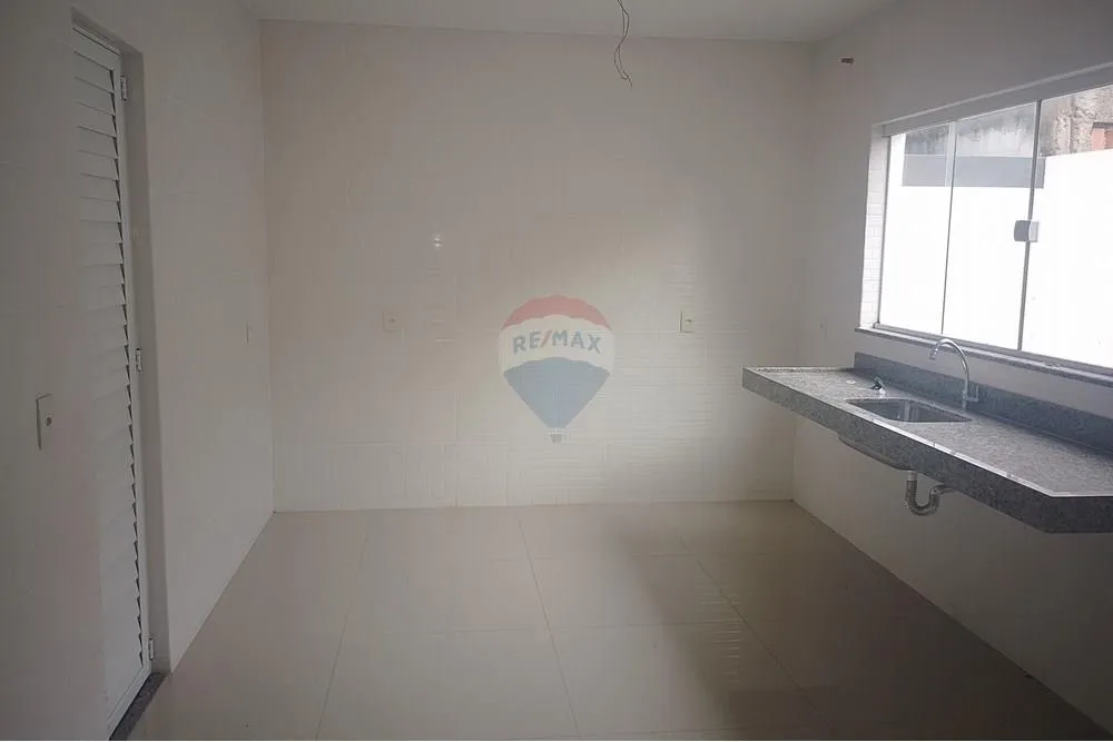 Imagem Casa com 2 quartos para venda em Pedra de Guaratiba.