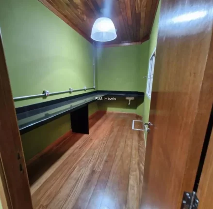 Imagem Galpão com 993m2 em Alphaville para locação.