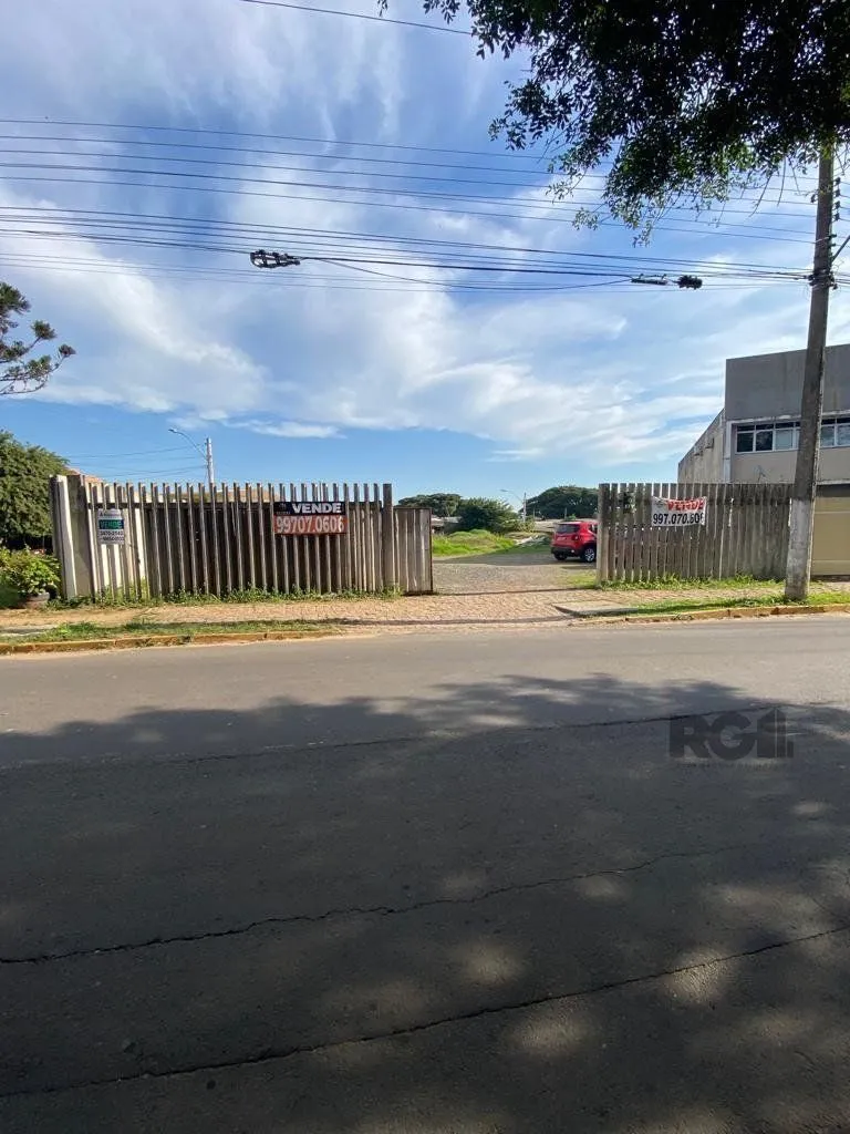 Imagem Vende em Cachoeirinha, terreno com 1.213metros quadrados, sendo 26,69 de frente e 45,46 de frente a fundos. , excelente para indústria.