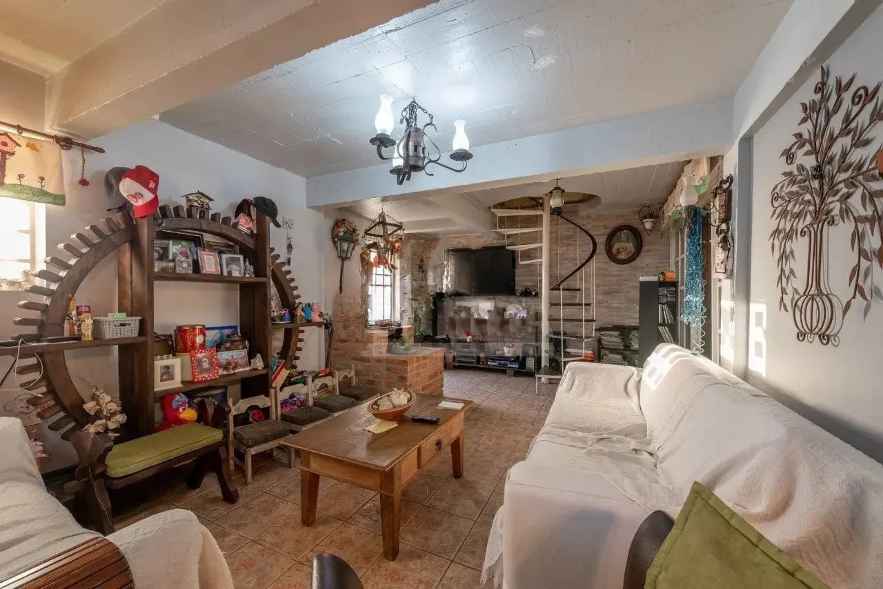 Imagem Casa de 3 dormitórios com 206m² à venda no Bairro Santa Tereza.
