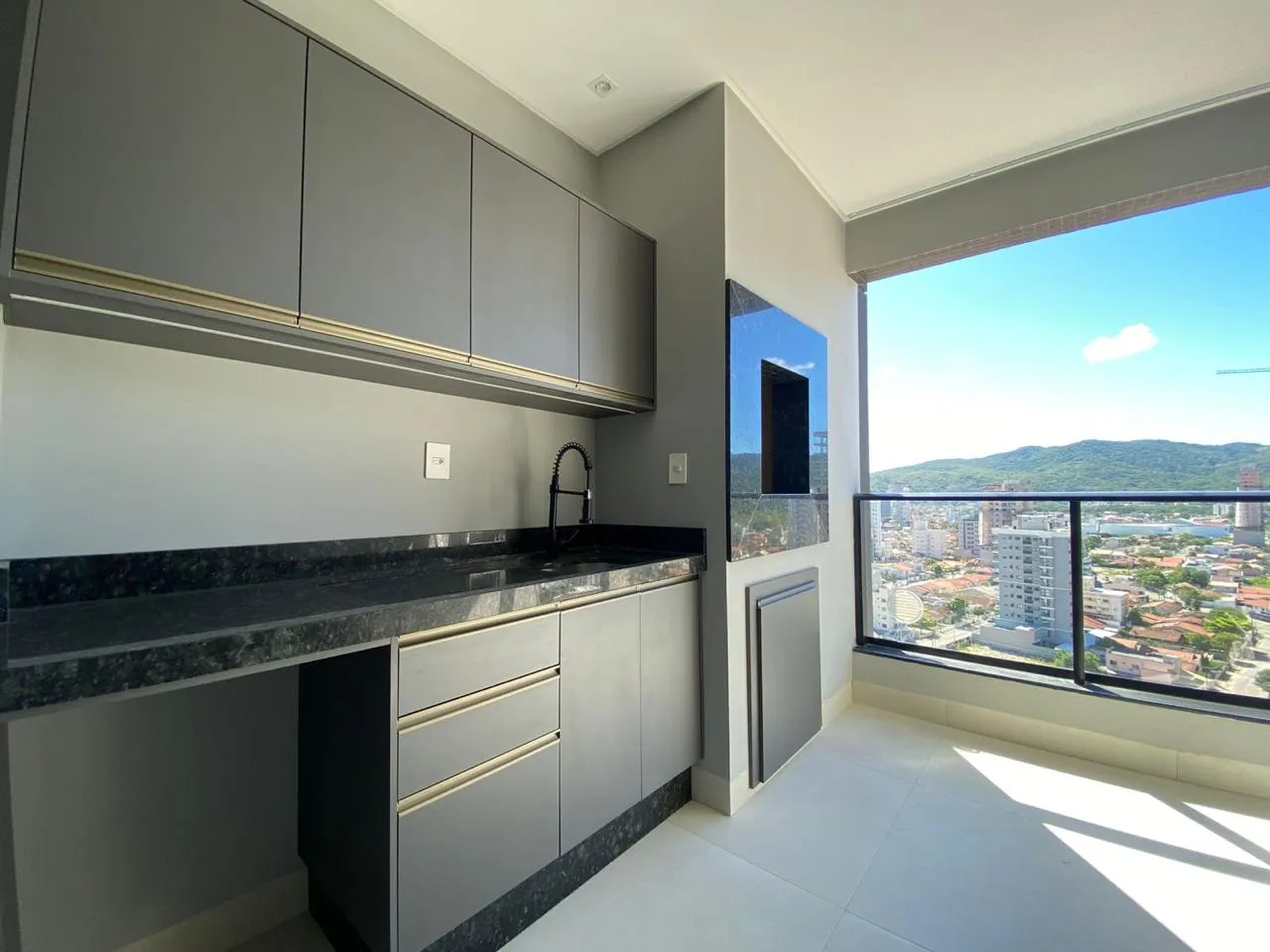 Imagem Apartamento à venda com 100m2 por R$ 1.800.000,00