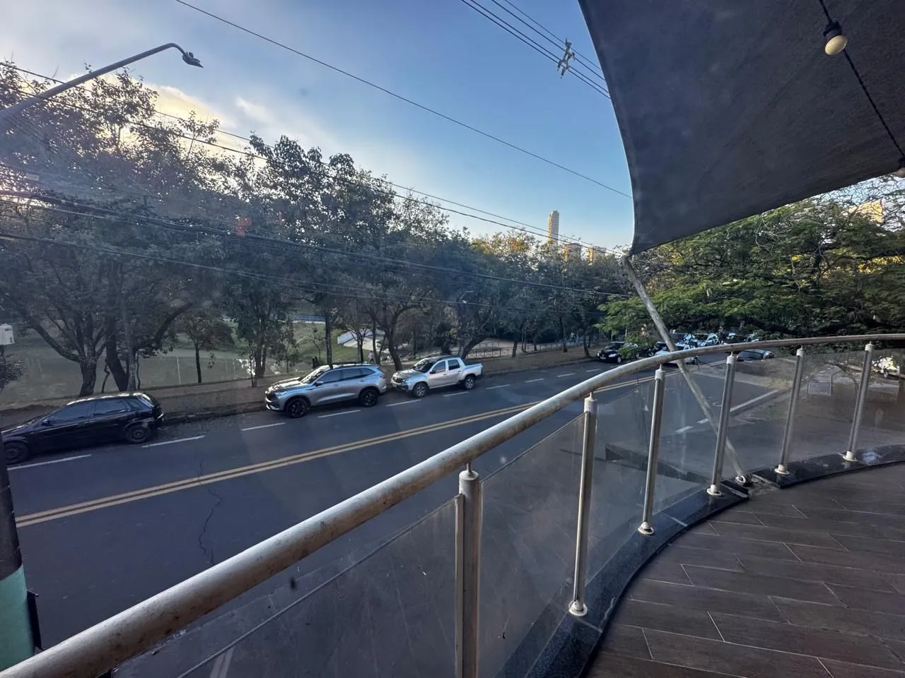 Imagem IMÓVEL COMERCIAL LOCALIZAÇÃO FANTÁSTICA NA PISTA DE CAMINHADA DO CAMPOLIM ESQUINA COM EXCELENTE FLUXO E VISIBILIDADE IMÓVEL ONDE ERA A HAMBURGUERI