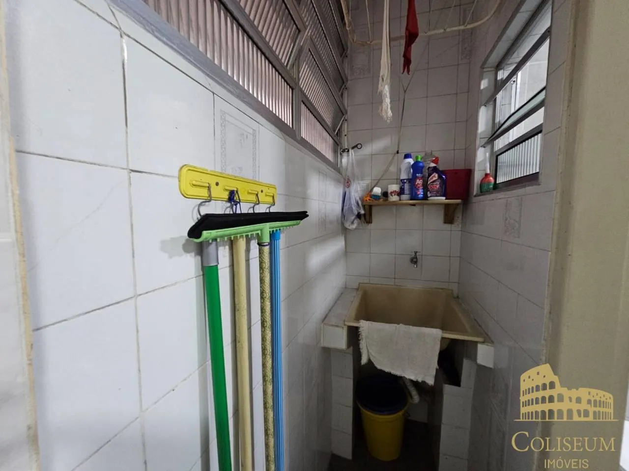 Imagem Kitnet com 1 dormitório para alugar, 32 m² por R$ 1.600,00/mês - Boqueirão - Praia Grande/SP