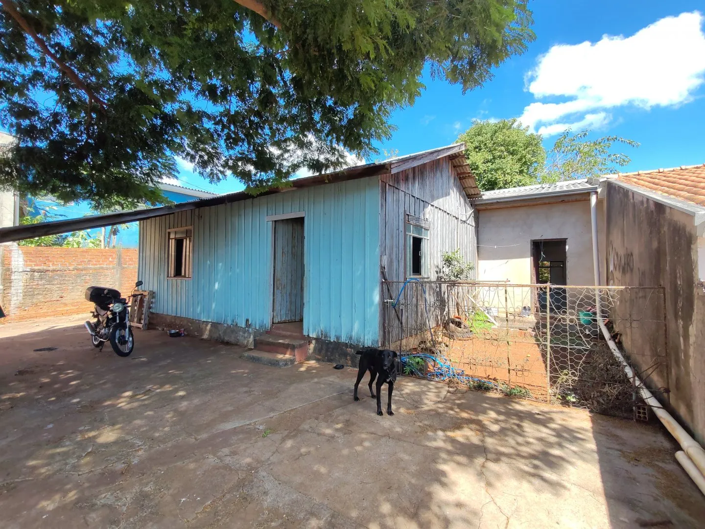 Foto do imóvel Casa mista à venda no bairro Universitário em Cascavel em Universitário, Cascavel - Parana