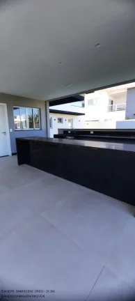 Imagem Casa de luxo em condomínio à venda em Busca Vida, Camaçari-BA: 4 quartos, 4 suítes, 2 salas, 2 banheiros, 4 vagas, 400m².