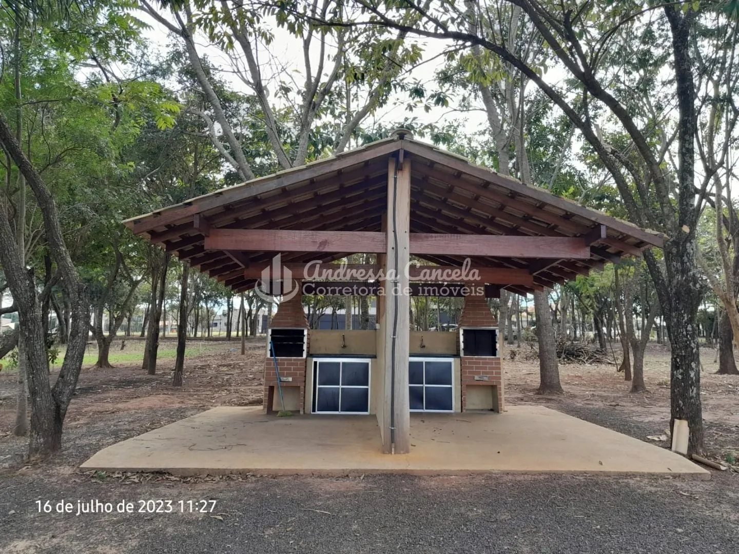 Imagem Condomínio Villagio Colombo - Rancho com 3 dormitórios à venda, 242 m² por R$ 850.000,00 - Villagio Colombo - Mendonça/SP