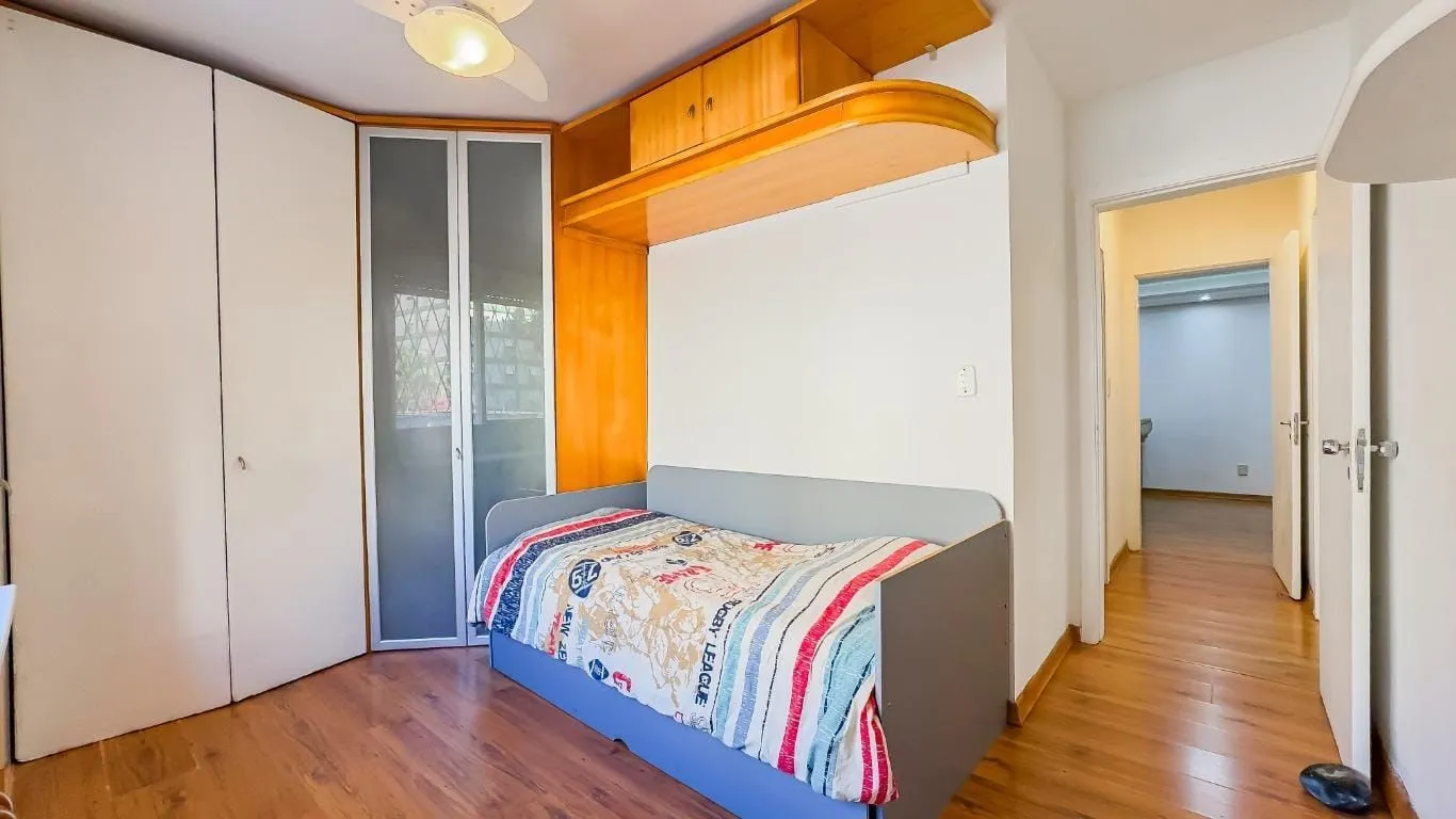 Imagem Apartamento Semimobiliado com 3 Dormitórios (1 Suíte com Hidro) - 104 m² e Vaga Coberta