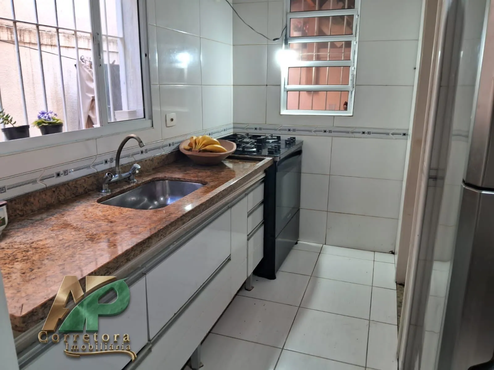 Imagem Sobrado à Venda em Taboão da Serra | 2 Dormitórios (1 Suíte) R$ 800 mil