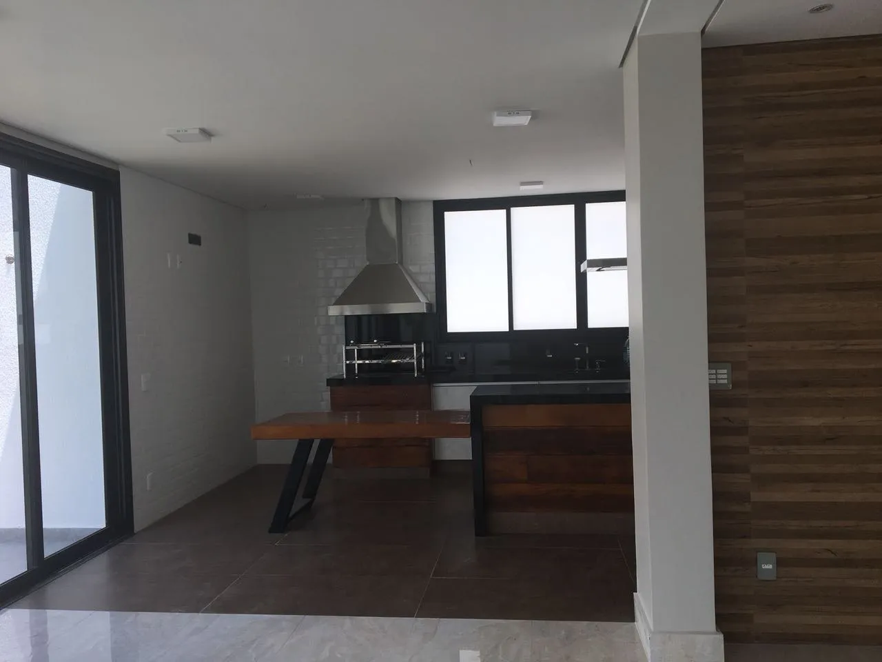 Imagem Luxuosa Residência com 4 Suítes e Área Gourmet Integrada à Venda em Alphaville Nova Esplanada 1