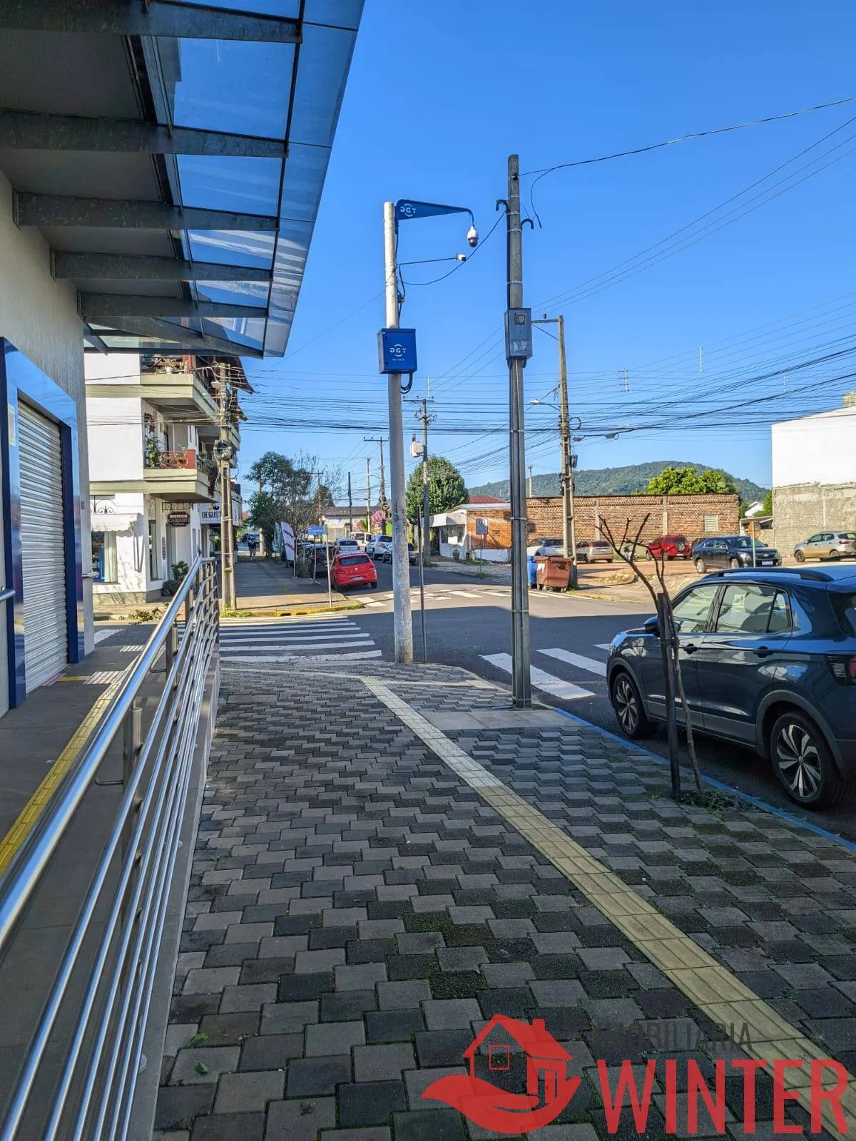 Imagem Sala de esquina terrea com 210m2