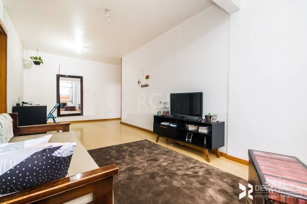 Imagem Apartamento para Venda - 79m², 2 dormitórios, 1 vaga - Partenon