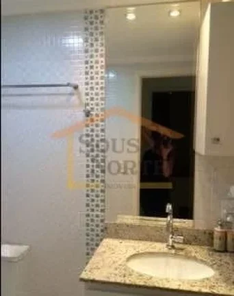 Imagem Lindo apartamento, 2 dormitórios, sendo 1 suíte, ambos com armários, sala 2 ambientes, sacada, co...