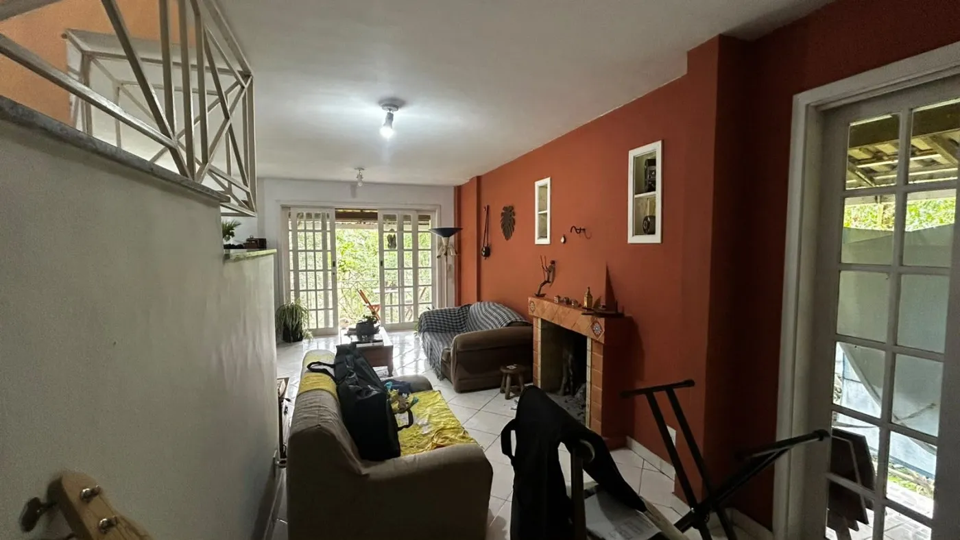 Imagem Casa em Condomínio para Venda em Petrópolis / RJ no bairro Itaipava