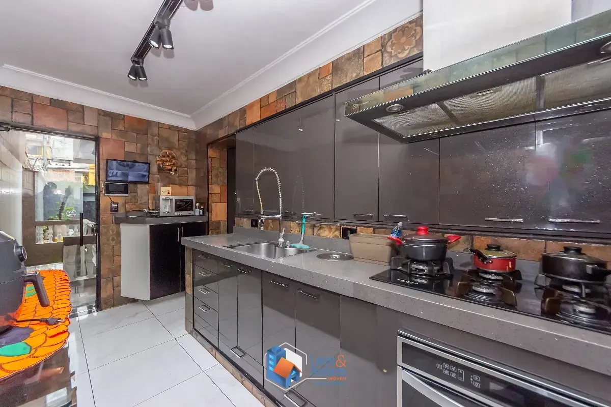 Imagem Sobrado para venda em Vila Nova - Zona Leste com 3 quartos, sendo 1 suíte, 286m²