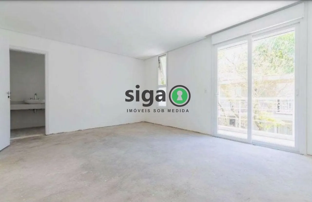 Imagem Casa em Condomínio Fechado com 4 Suítes, Piscina e Quintal Amplo