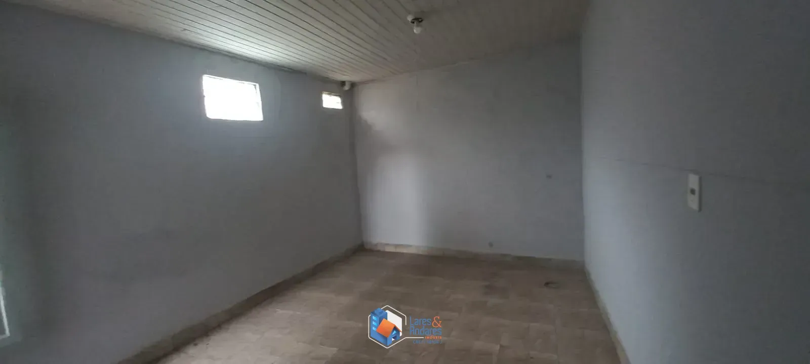Imagem Casa à venda com terreno grande (serve tanto como residencial quanto comercial), Vila Constança, São Paulo, SP