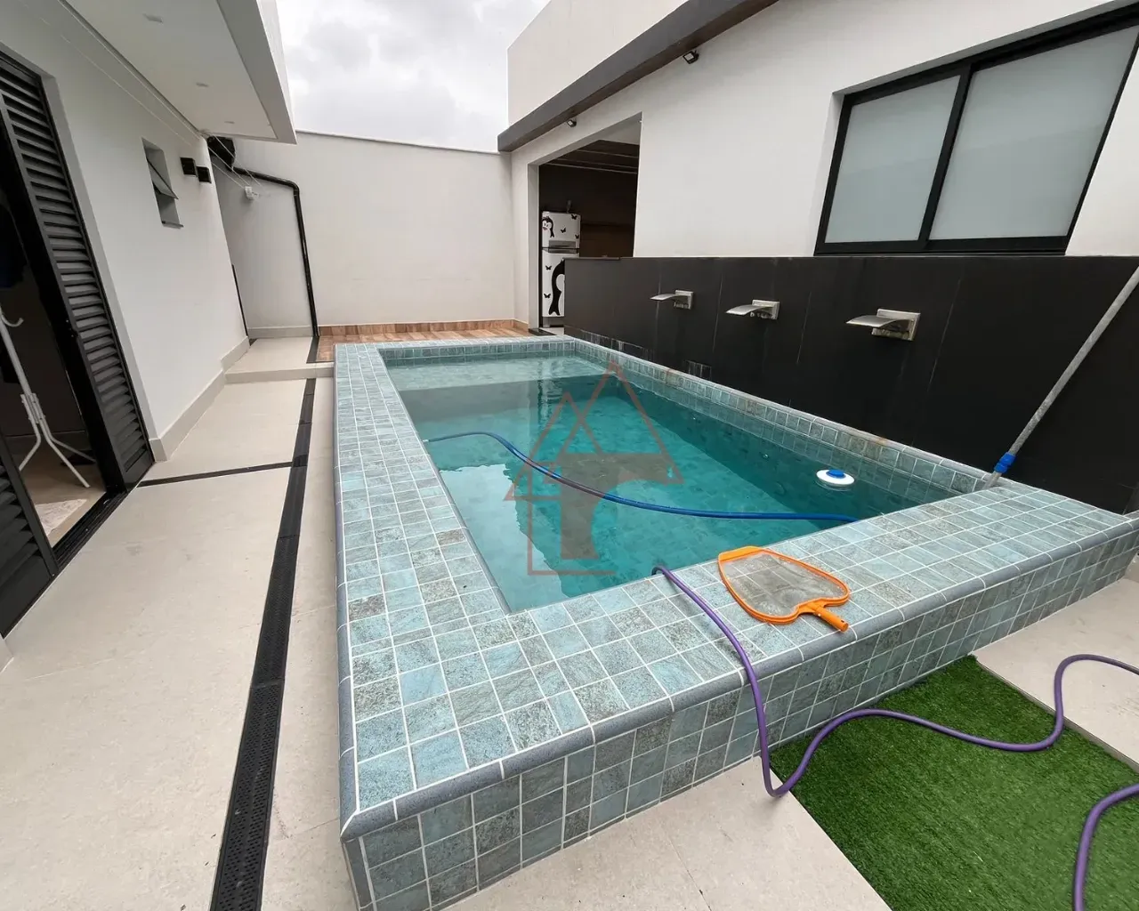 Foto do imóvel: Sobrado com 5 Quartos à Venda, 271 metros em Jardim Casqueiro - Cubatão
