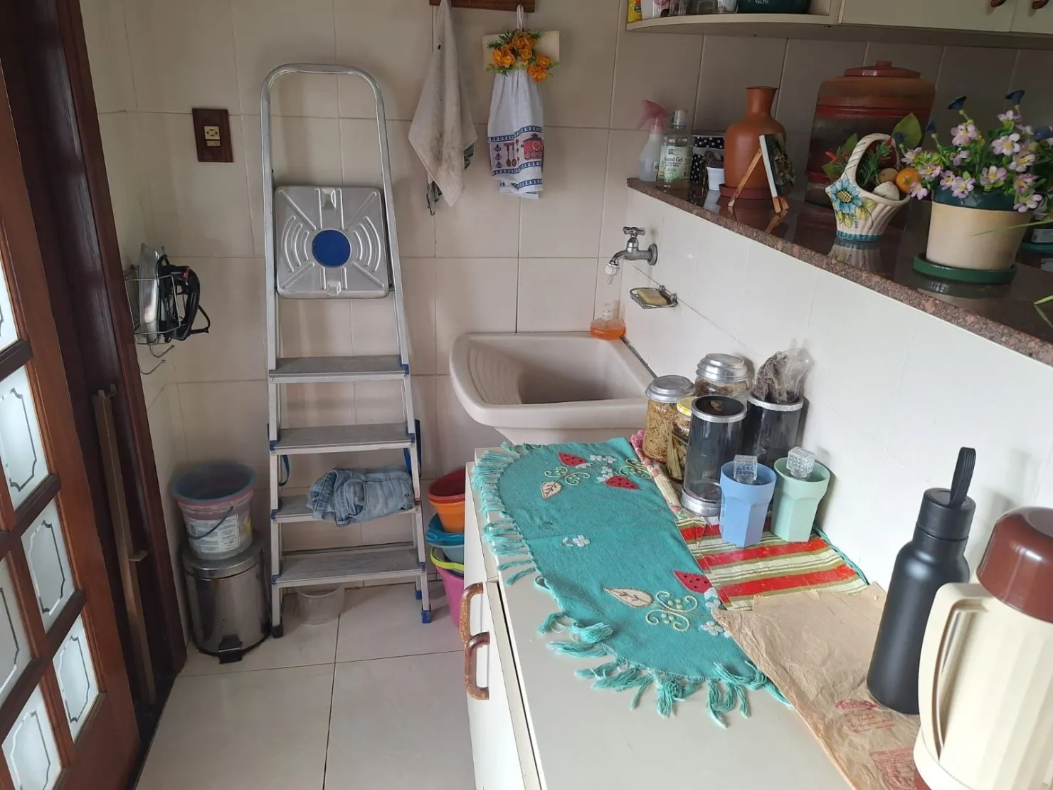 Imagem Imóvel Comercial e Residencial de Esquina no Bairro Crispim: Excelente Localização e Visibilidade para Comércio e Moradia