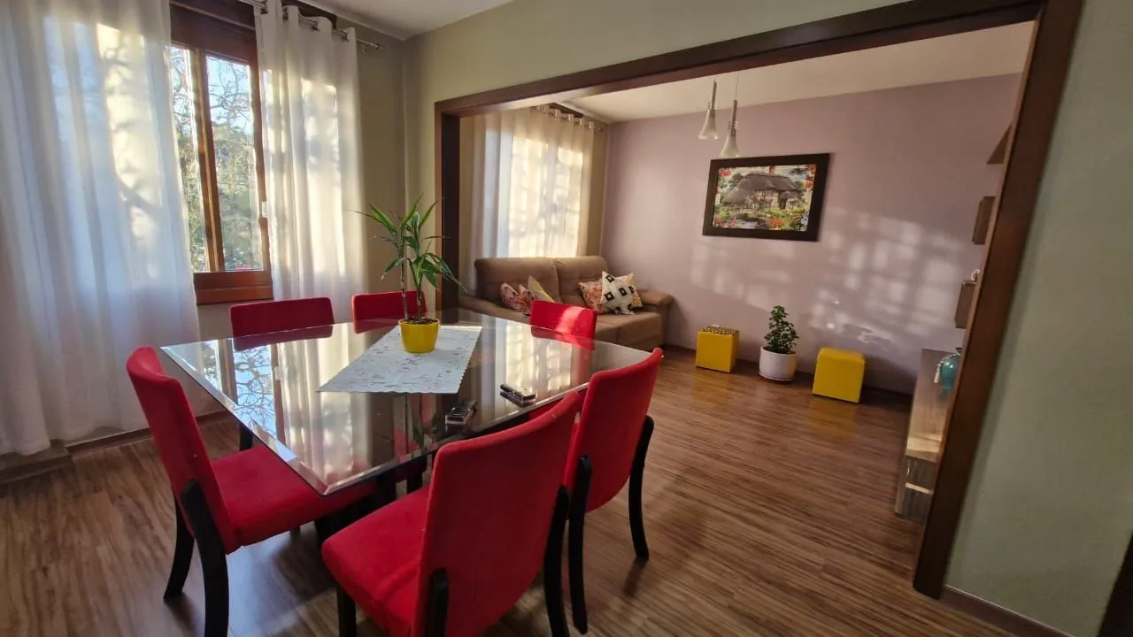 Imagem Apartamento pronto para morar, todo reformado, 3 dormitórios, banheiro, cozinha, área de serviço e 1 garagem