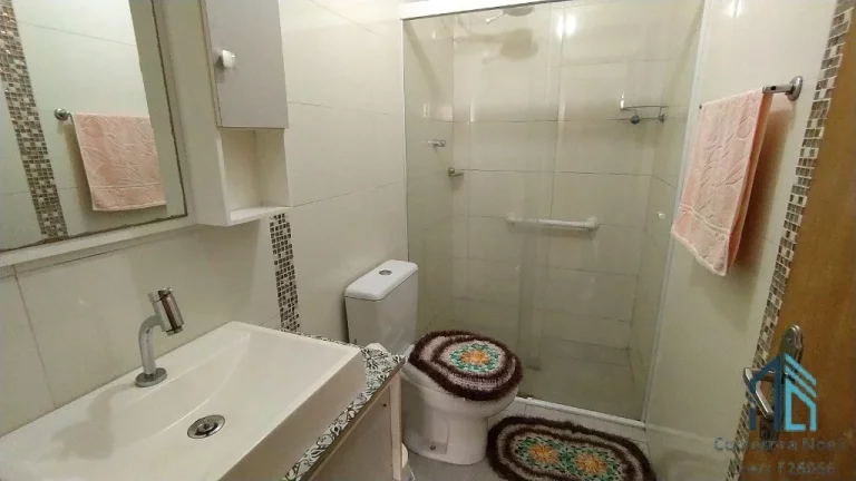 Imagem Casa a venda Semi mobiliada, 05 quartos, em ótima localização, no Bacacheri em Curitiba PR