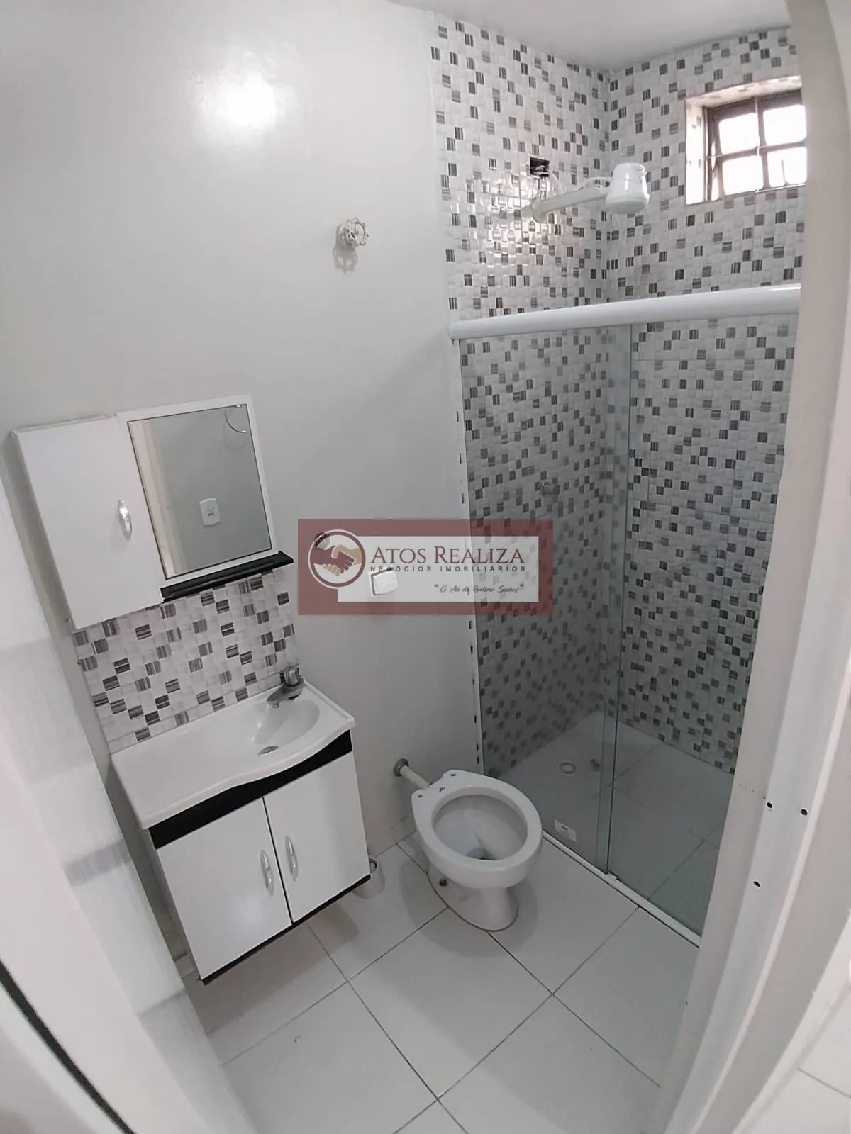 Imagem Alugo Kit estilo Apartamento Valor da locação $1.200.00 CONDOMÍNIO $20 SABESP TARIFA MÍNIMA $76,80 ENERGIA DIRETO COM A ENEL INTERNET 750MB $30(OPCIONAL) Contém 1 Quarto, Sala com cozinha área de serviço integrada Banheiro com box