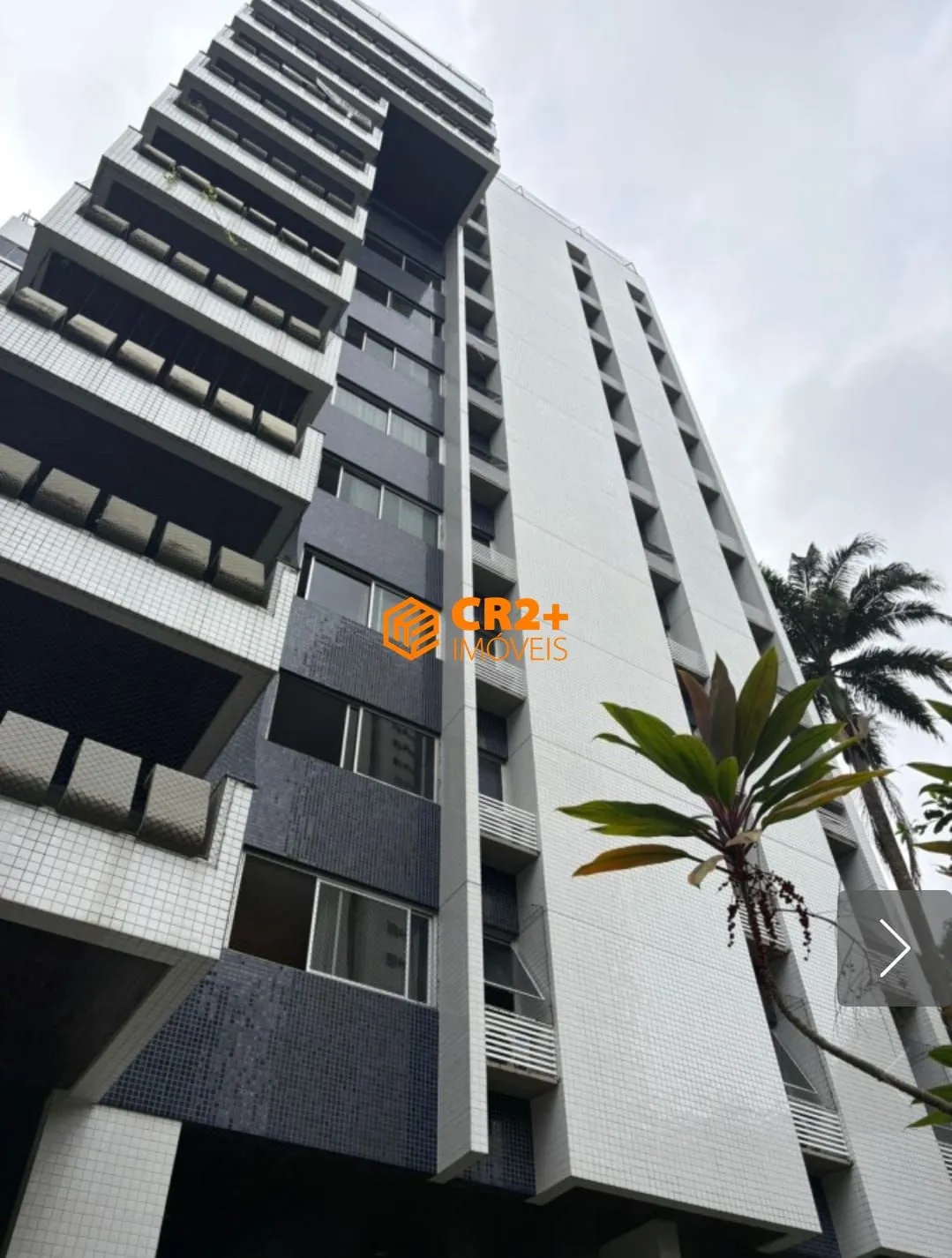 Imagem Vendo apartamento com 157m² 03 quartos 01 suite 02 vagas de garagem na Jaqueira.