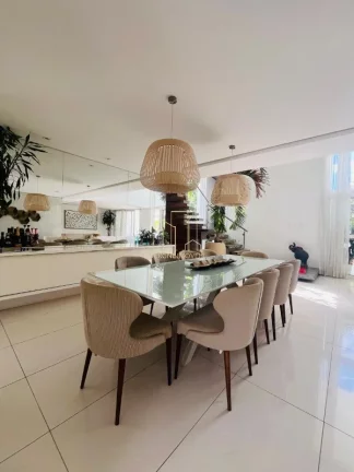 Imagem Casa Alto Padrão à Venda em Alphaville Salvador I | 600m² Privativos | 4 Suítes | Energia Solar | Espaço Gourmet