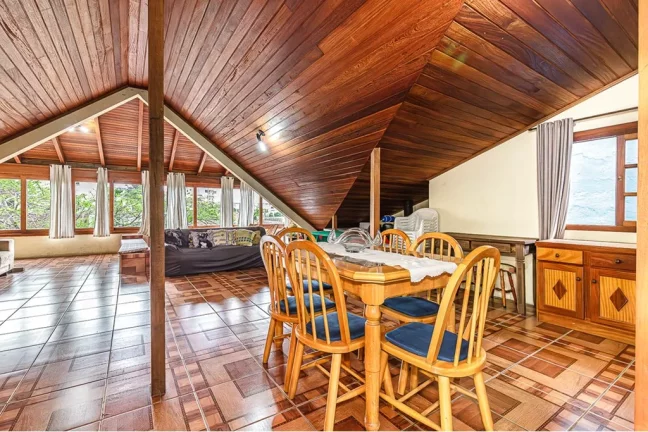Imagem Casa para venda no bairro Vila Ipiranga em Porto Alegre
