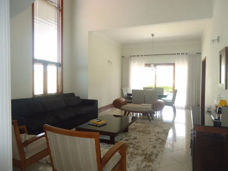 Imagem Casa de alto padrão em condomínio de luxo em Valinhos-SP - 4 quartos, 1 suíte, 3 salas, 6 banheiros, 4 vagas, 320m².
