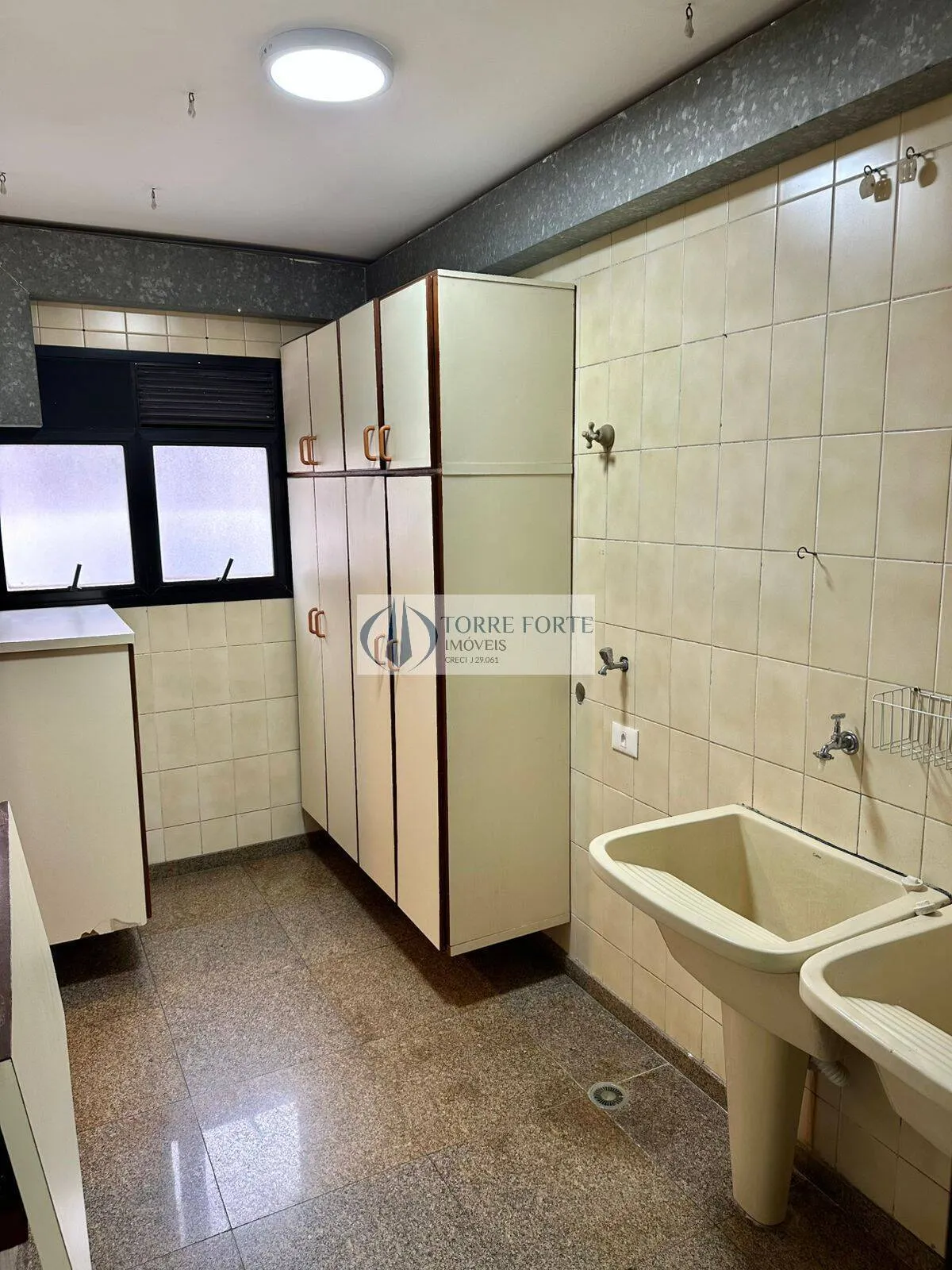 Imagem Excelente apartamento 150 m² 3 dormitórios 1 suíte 2 vagas garagem em Moema